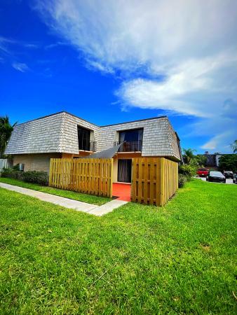 Lakewood Of Palm Springs, 372 Lake Arbor Dr, Palm Springs, Florida 33461, image 1