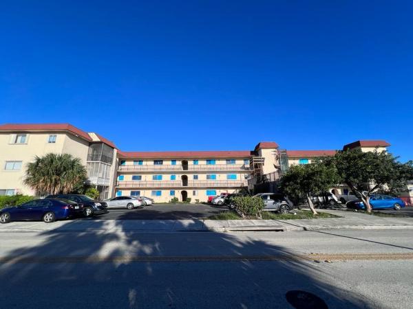 El Castelay, 1410 S Federal Hwy #305, Lake Worth Beach, Florida 33460, image 1