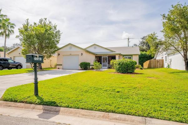 Alden Ridge, 6919 Beacon Hollow Turn, Boynton Beach, Florida 33437, image 1