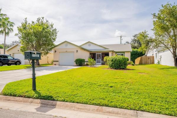 Alden Ridge, 6919 Beacon Hollow Turn, Boynton Beach, Florida 33437, image 1