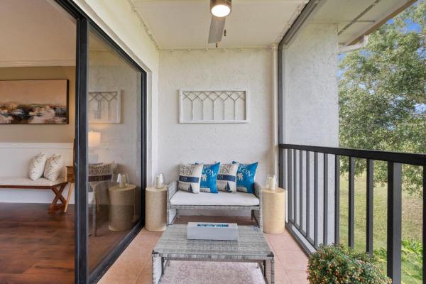Lakeshore Village Of Meadowood, 3500 Twin Lakes Ter #203, Fort Pierce, Florida 34951, image 2