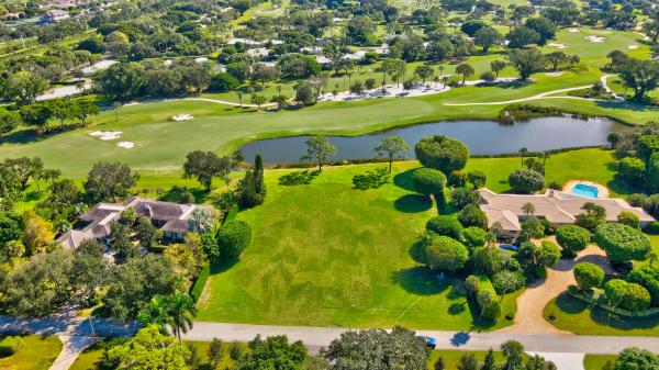 Golf Village, 6 Country Rd, Village Of Golf, Florida 33436, image 1