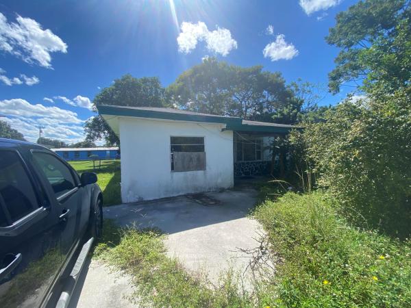 Sunny Acres, 2205 Avenue M Ave, Fort Pierce, Florida 34950, image 1