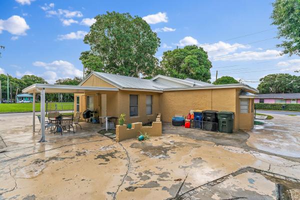 Fort Pierce Residential, 1002 Avenue Ave, Fort Pierce, Florida 34950, image 2