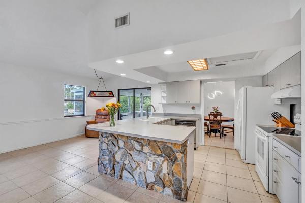 Floral Park, 2587 Northside Dr, Lake Worth Beach, Florida 33462, image 1