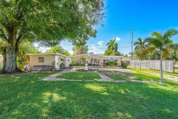 Serubi Court, 3775 Serubi Ave, Lake Worth Beach, Florida 33461, image 1