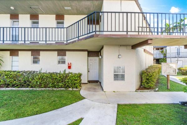 Greenway Village North, 2 Greenway #106, Royal Palm Beach, Florida 33411, image 1