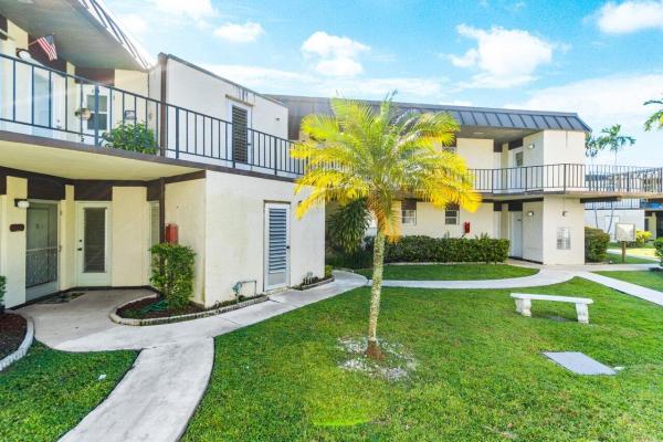 Greenway Village North, 2 Greenway Vlg N #106, Royal Palm Beach, Florida 33411, image 1