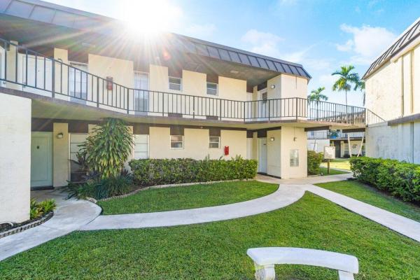 Greenway Village North, 2 Greenway Vlg N #106, Royal Palm Beach, Florida 33411, image 3