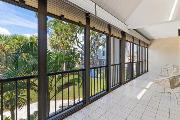Garden Court Villas, 1901 Presidential Way #F204, West Palm Beach, Florida 33401, image 2