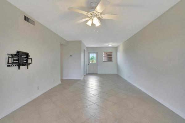 Village Royale Evergreen, 2615 NE 1st Ct #402, Boynton Beach, Florida 33435, image 2