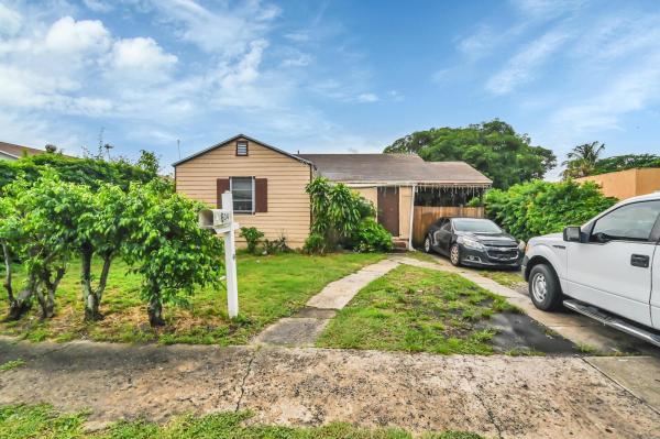 Pinewood Park, 634 39th St, West Palm Beach, Florida 33407, image 1