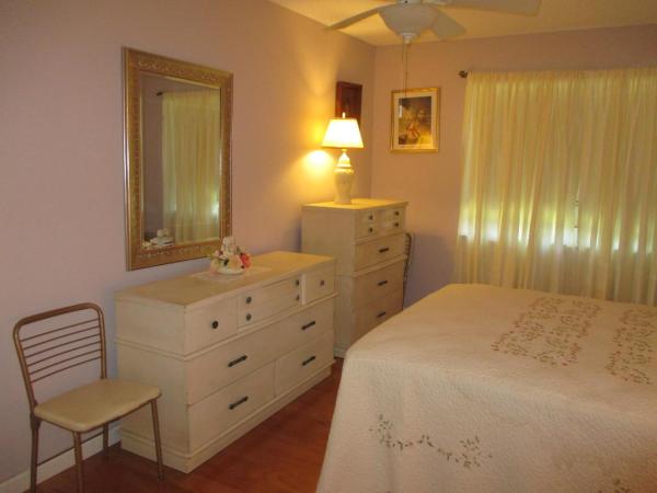 Golden Lakes Village, 221 Lake Carol Dr, West Palm Beach, Florida 33411, image 2