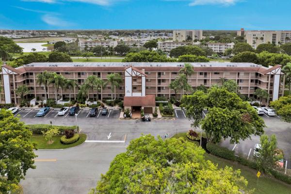 Huntington Lakes 4, 7300 Amberly Ln #105, Delray Beach, Florida 33446, image 1