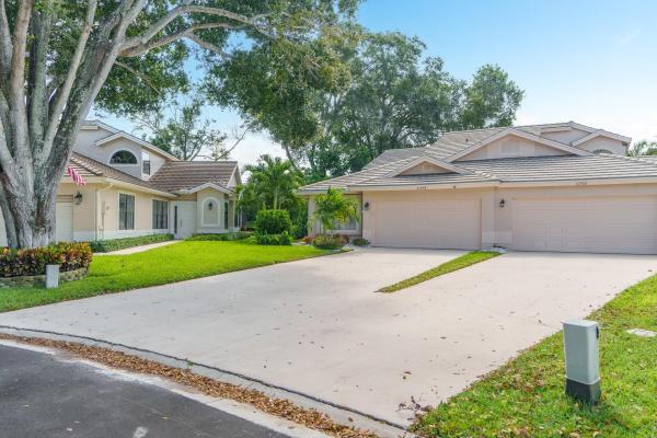 Brighton Lakes, 10964 Stafford Cir, Boynton Beach, Florida 33436, image 1