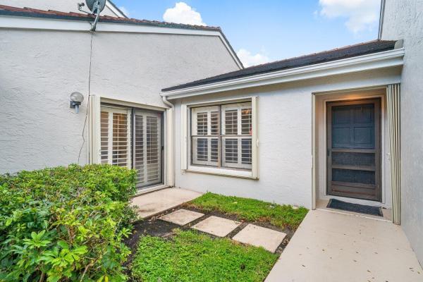 Townhomes Of Marlwood, 63 Edinburgh Dr, Palm Beach Gardens, Florida 33418, image 1