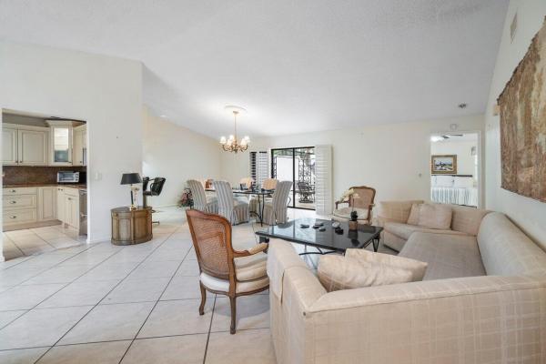 Townhomes Of Marlwood, 63 Edinburgh Dr, Palm Beach Gardens, Florida 33418, image 2