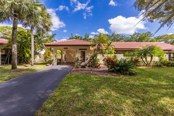 The Palms Of Boca Lago, 21690 Tall Palm Cir, Boca Raton, Florida 33433, image 2