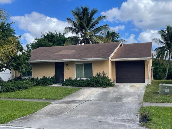 Lantana Homes, 5184 Edgecliff Ave, Lake Worth Beach, Florida 33463, image 1
