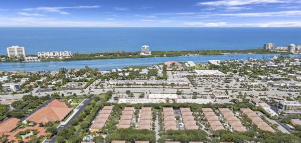 Tequesta Oaks, 32 Laurel Oaks Cir, Tequesta, Florida 33469, image 2