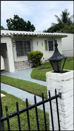 Stephens Manor, 839 NW 76th St, Gladeview, Florida 33150, image 1