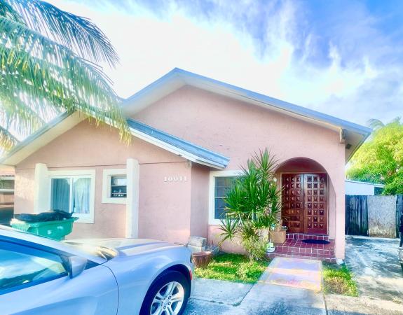 Les Chalets, 10011 SW 7th St, Fountainebleau, Florida 33174, image 2