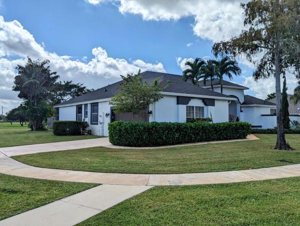 Sugar Pond Manor, 1847 Primrose Ln, Wellington, Florida 33414, image 2