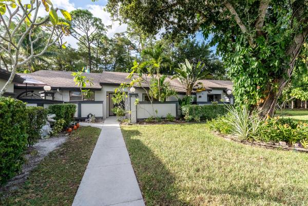 Strathmore Gate West, 335 Pennington Ct, Royal Palm Beach, Florida 33411, image 1