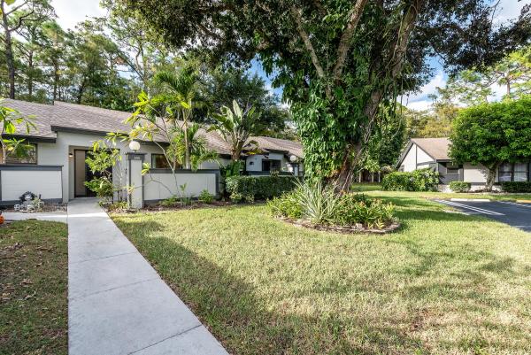 Strathmore Gate West, 335 Pennington Ct, Royal Palm Beach, Florida 33411, image 3