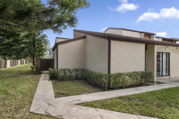 Timberline Lakes, 3504 Tamarack Trl, West Palm Beach, Florida 33406, image 1