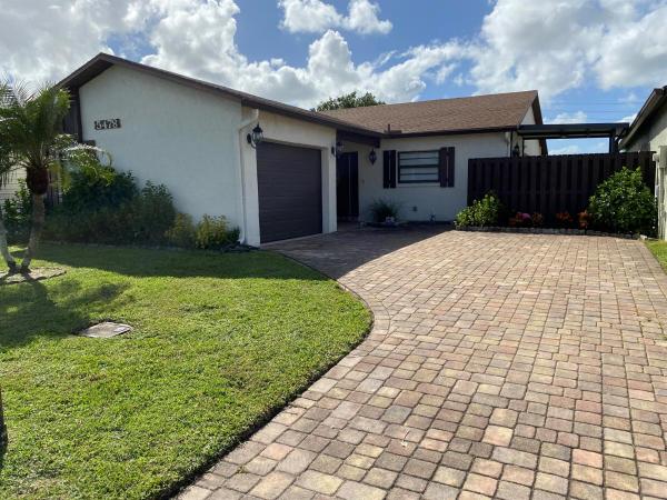 Mirror Lakes, 5478 Mirror Lakes Blvd, Boynton Beach, Florida 33472, image 1