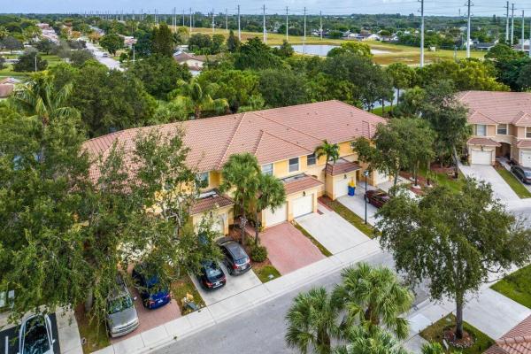 Seminole Lakes, 283 River Bluff Ln, Royal Palm Beach, Florida 33411, image 1