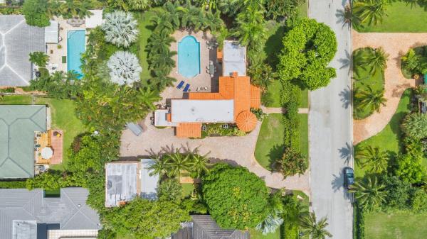 Lakewood, 319 E Lakewood Rd, West Palm Beach, Florida 33405, image 1