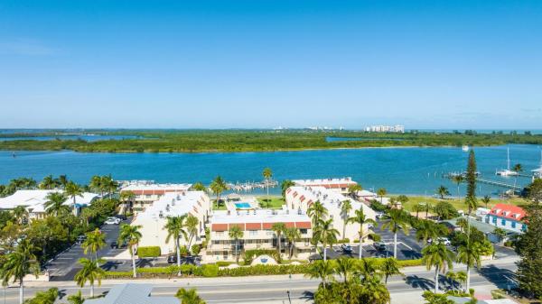 La Entrada Del Mar, 1300 Seaway Dr #4, Fort Pierce, Florida 34949, image 1