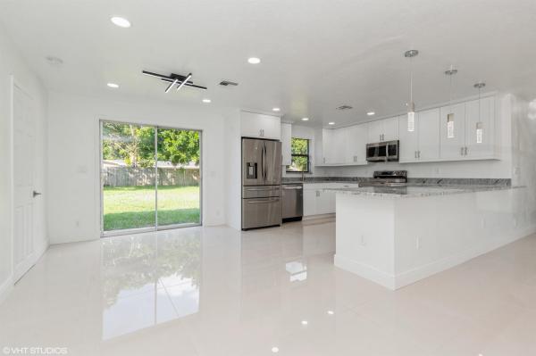 Woodcrest Manor, 213 SW 12th Ave, Boynton Beach, Florida 33435, image 1