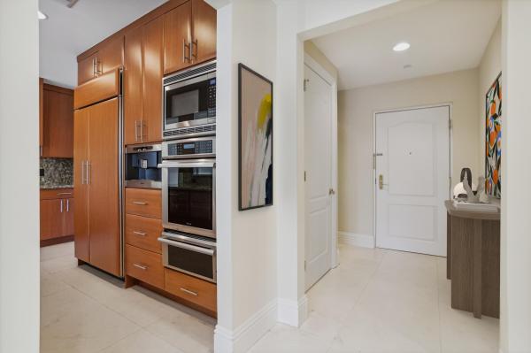200 East Palmetto Park, 200 E Palmetto Park Rd #10, Boca Raton, Florida 33432, image 1