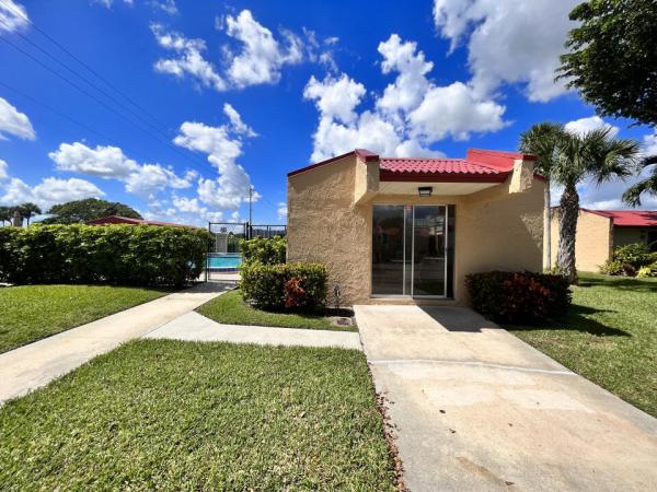 Golden Lakes Village, 105 Lake Irene Dr, West Palm Beach, Florida 33411, image 1