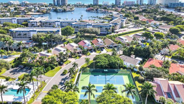 Pelican Pointe At Pelican Harbor, 90 Pelican Pointe Dr #204, Delray Beach, Florida 33483, image 2