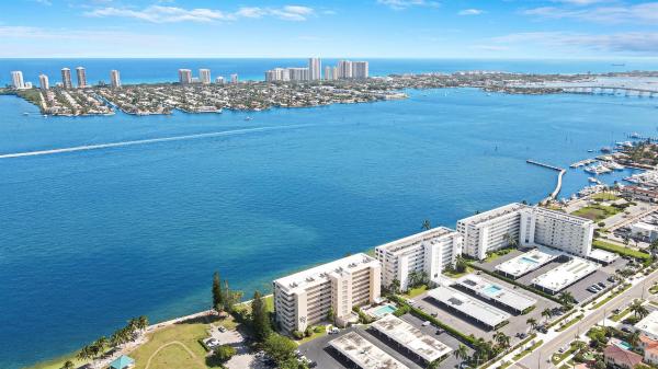 Lake Harbour Towers North, 501 Lake Shore Dr #405, Lake Park, Florida 33403, image 1