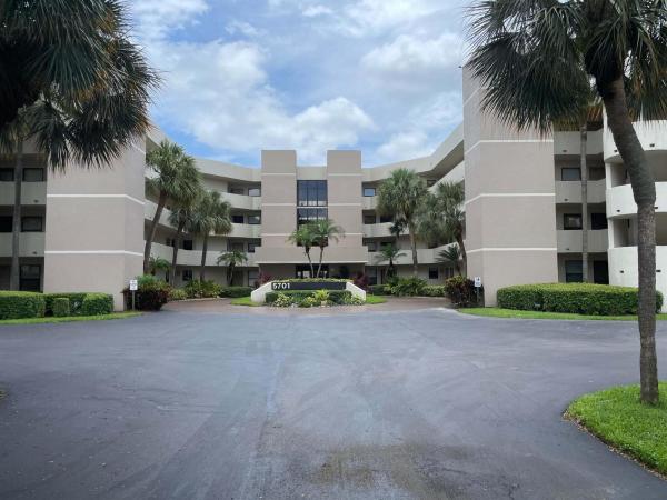 Camino Real Village, 5701 Camino Del Sol #207, Boca Raton, Florida 33433, image 1