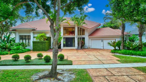 Woodfield Hunt Club, 4409 Woodfield Blvd, Boca Raton, Florida 33434, image 1