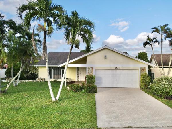 Eastwood Of Wellington, 1301 Pinetta Cir, Wellington, Florida 33414, image 1