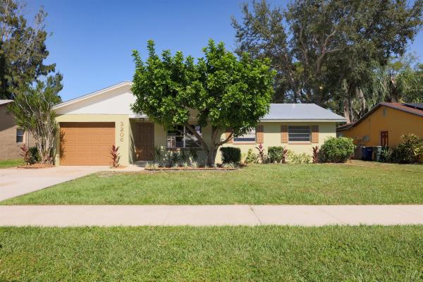 Pinecrest Estates, 3206 Hibiscus Ave, Fort Pierce, Florida 34947, image 1