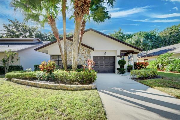 Fairmont Place, 4720 Boxwood Cir, Boynton Beach, Florida 33436, image 1