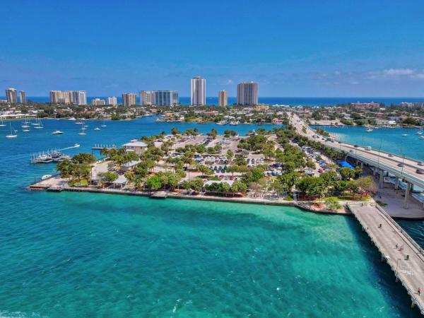 Marina Grande Club & Residences, 2640 Lake Shore Dr #2110, Riviera Beach, Florida 33404, image 1