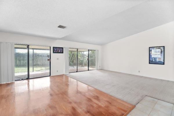 Vista Del Lago, 1800 Embassy Dr #121, West Palm Beach, Florida 33401, image 2