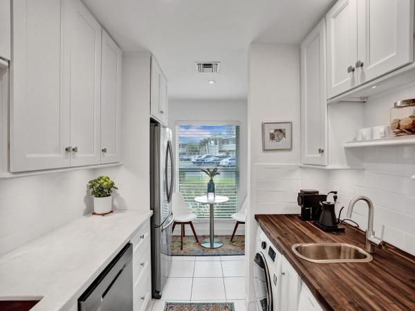 The Pines Of Delray, 1130 Violet Ter, Delray Beach, Florida 33445, image 3