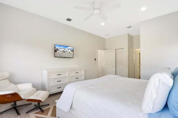 Palm Beach Shores Residential, 115 Cascade Ln, Palm Beach Shores, Florida 33404, image 2