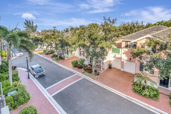 Heritage Club, 1048 E Heritage Club Cir, Delray Beach, Florida 33483, image 2