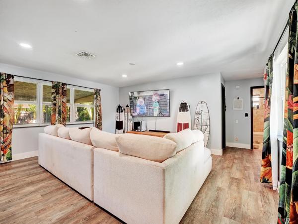 Mangrove Walk, 647 NE 9th Ave, Boynton Beach, Florida 33435, image 1